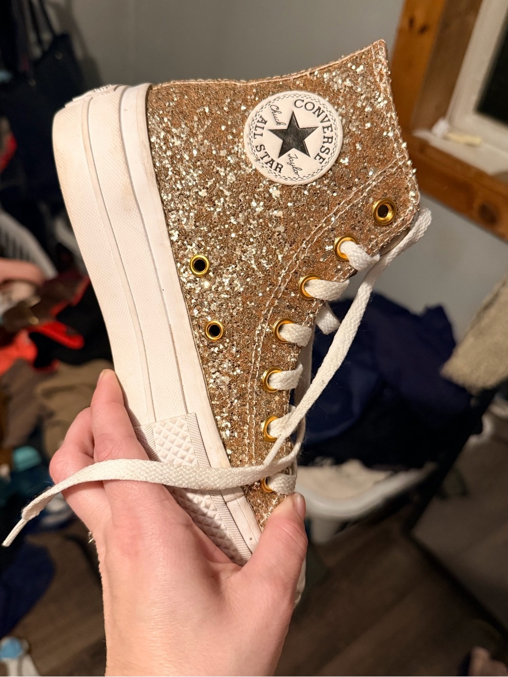 Converse kids/womens  Gold Glitter High-Top Sneaker. Size 5